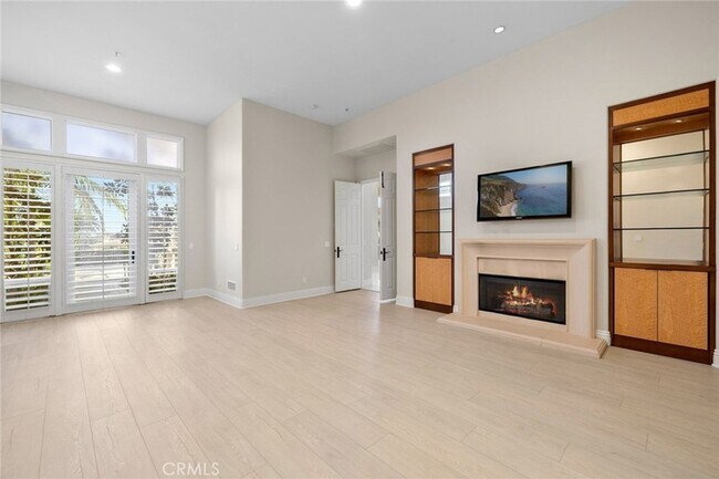 Building Photo - 1 Stone Pine Dr