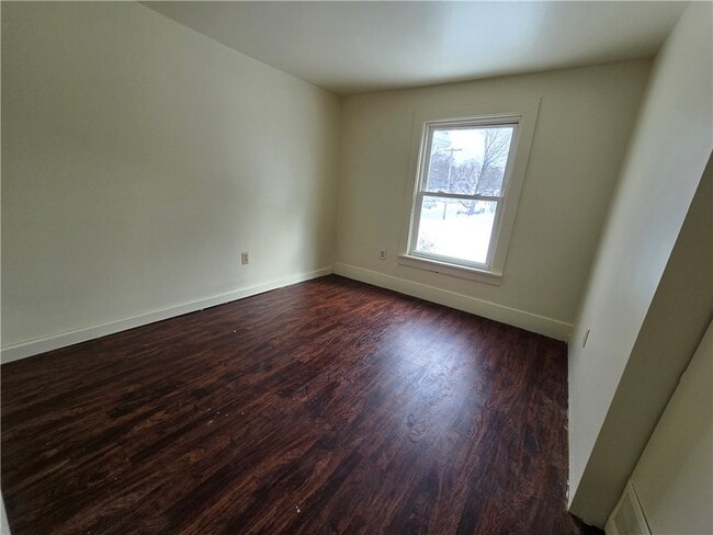 Building Photo - 130 E Elisha St