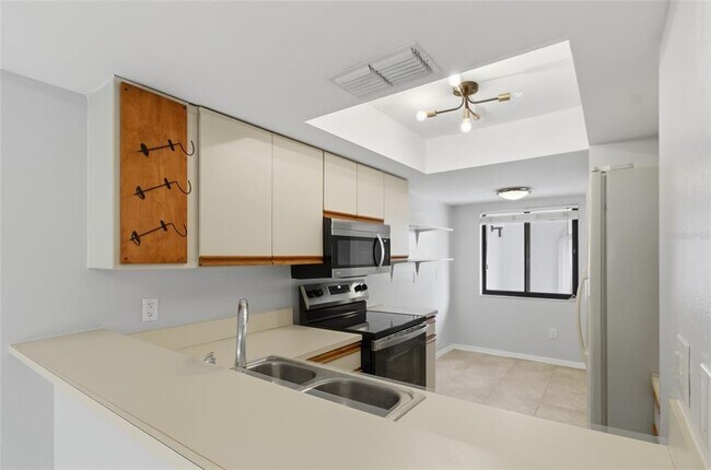 Building Photo - 2701 Countryside Blvd