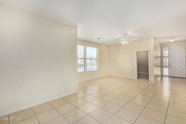 Building Photo - 13569 W Cypress St