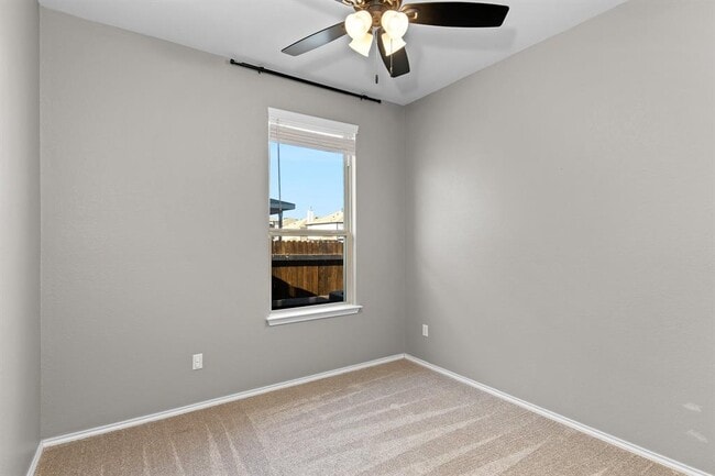 Building Photo - 129 Bracken Fern Ln