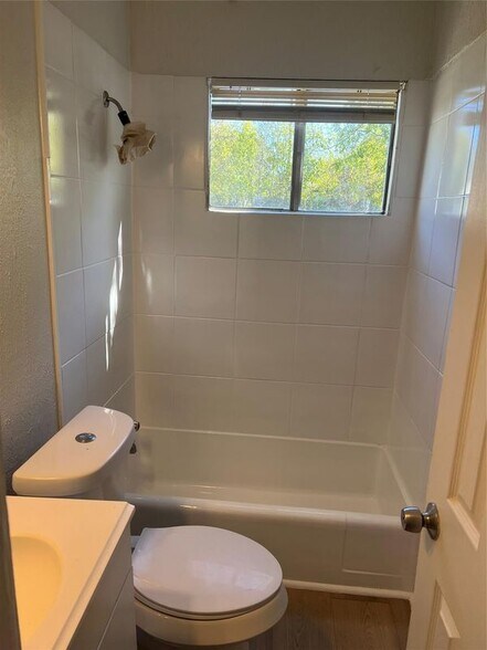 Building Photo - 4113 McCart Ave