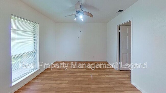 Building Photo - 1824 Addington Dr