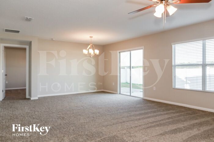 Building Photo - 2352 Bonnie Lakes Dr