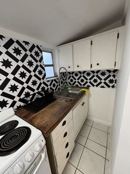 Building Photo - 6334 SW 35th St