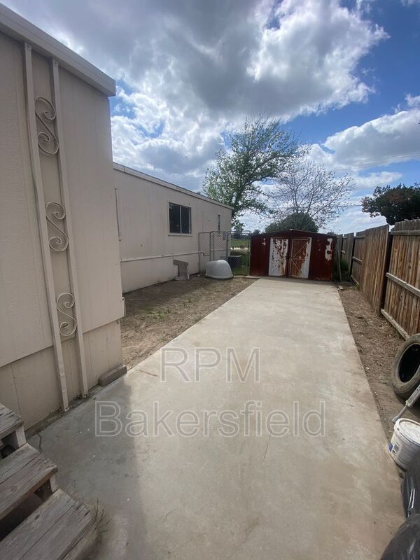Building Photo - 12604 Ashe Rd