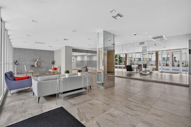 Building Photo - 3113 S Ocean Dr