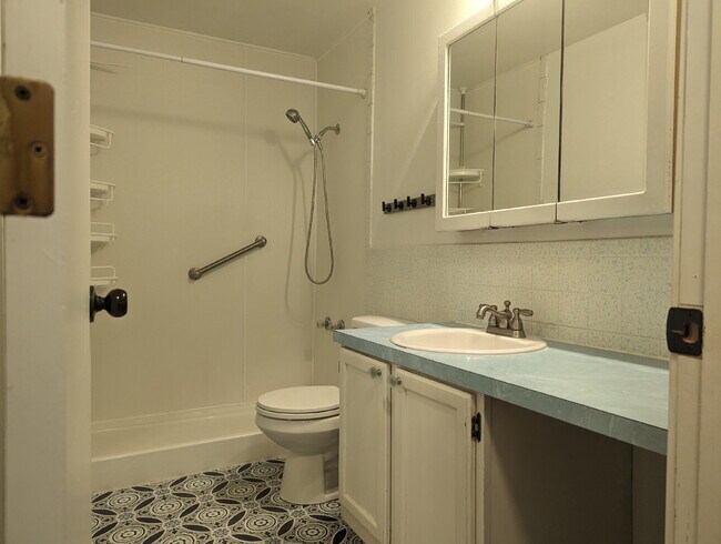 Building Photo - Charming Ranch in North Longmont!!!