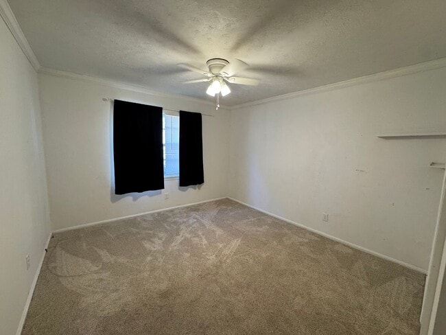 Building Photo - 3 BR 2BA zoned Eura Brown Elementary- Spacious home with large yard