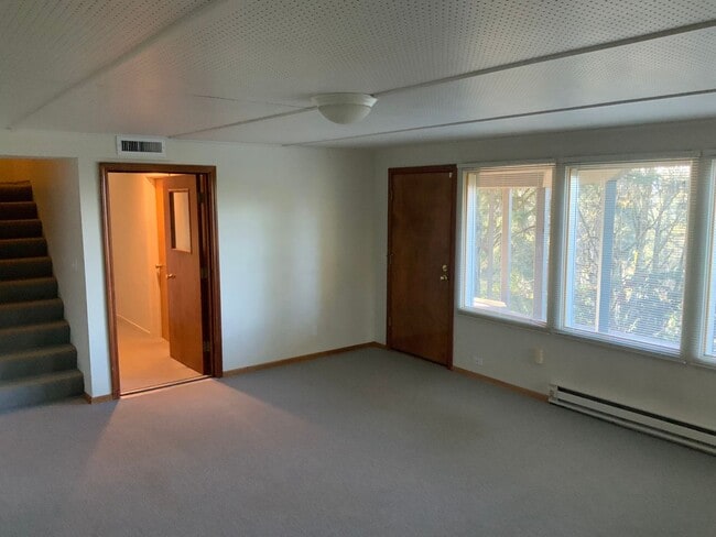 Building Photo - 3 Bedroom House in Hendrick's Park Area