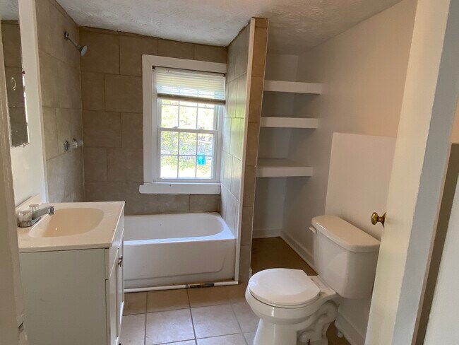 Building Photo - 2403 Old Dominion St