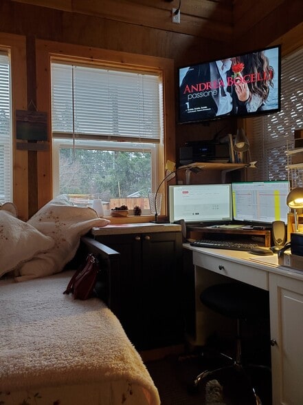 Building Photo - 5623 84 St E