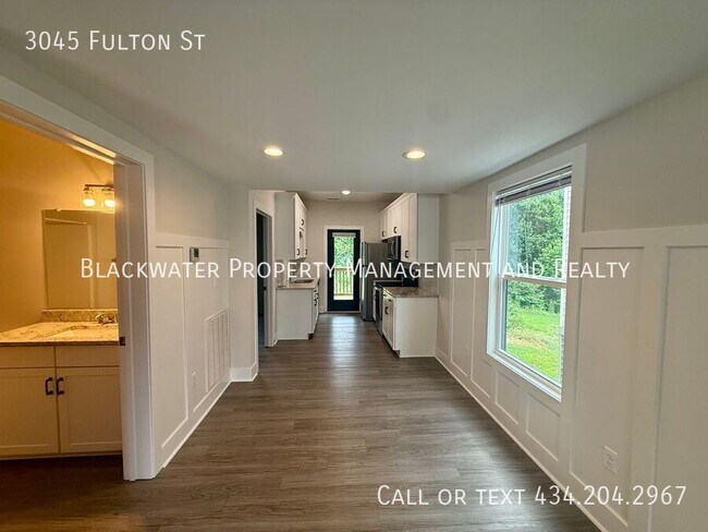Building Photo - 3045 Fulton St