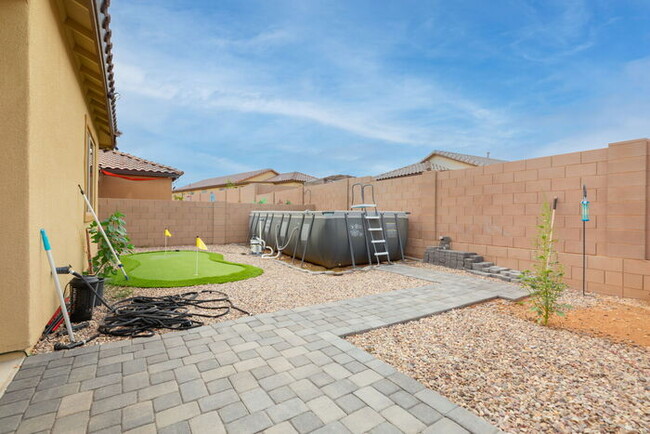 Building Photo - Three Bedroom in Sahuarita