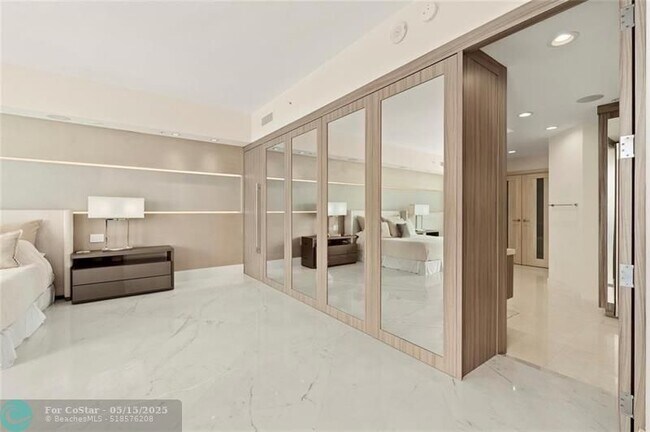 Building Photo - 17301 Biscayne Blvd