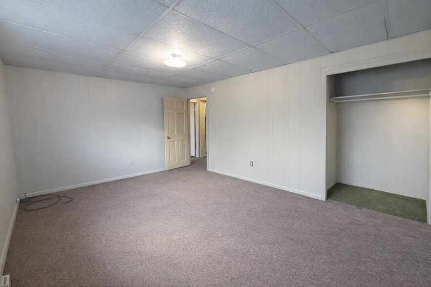 Building Photo - 301 Brown Ave