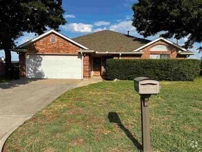 Building Photo - 902 Sugarbush Ln