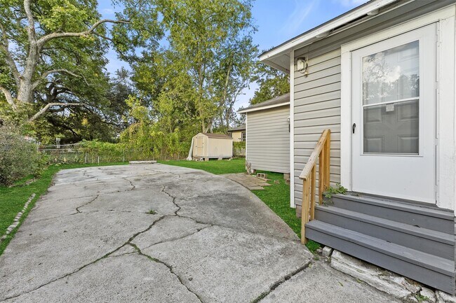 Building Photo - 4313 Engleford St