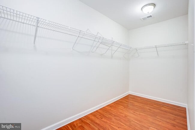 Building Photo - 4302 Day Lily Dr