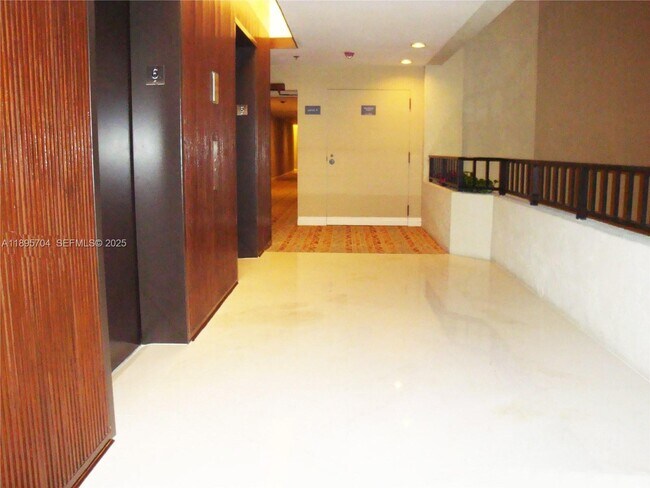 Building Photo - 201 Crandon Blvd