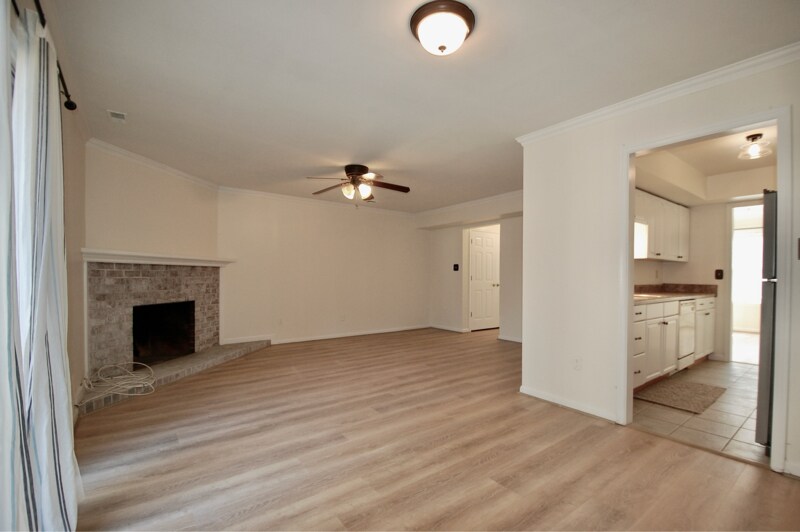 Building Photo - 937 Welch Cir