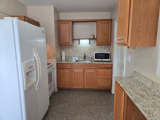Building Photo - Well-Maintained 3-Bedroom Home with Workshop and Fenced Yard