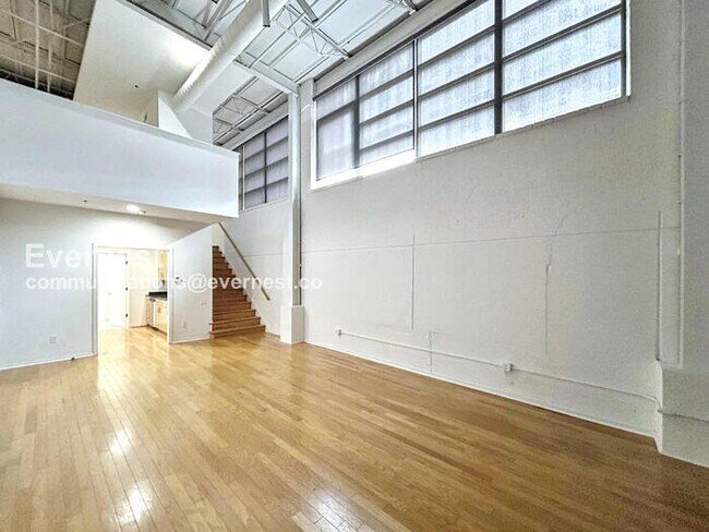 Building Photo - 415 S Front St