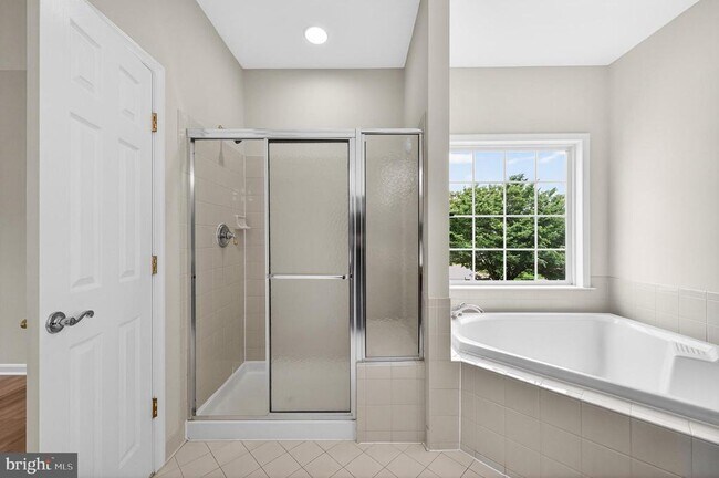 Building Photo - 42071 Pepperbush Pl