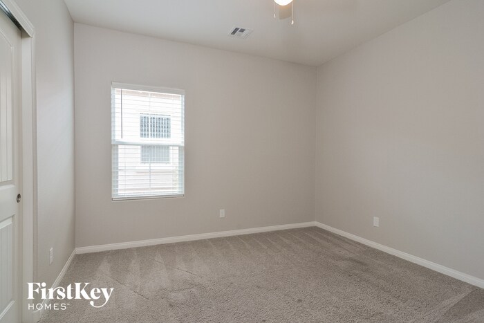 Building Photo - 305 Cadence Vista Dr