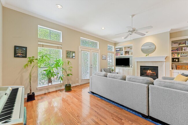 Building Photo - Beautiful Brick Patio Home with Solar and ...