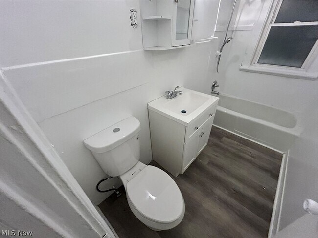 Building Photo - 2232 W 103rd St