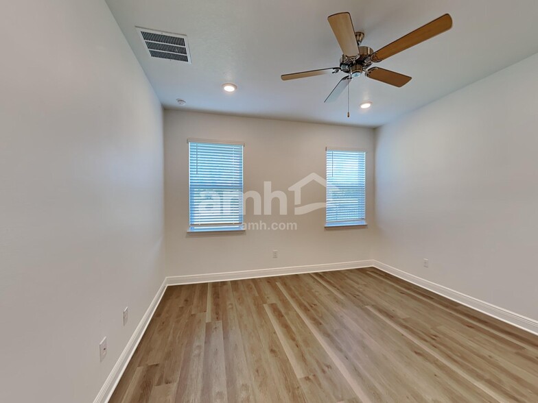 Building Photo - 6431 Atlantic Bch Ave