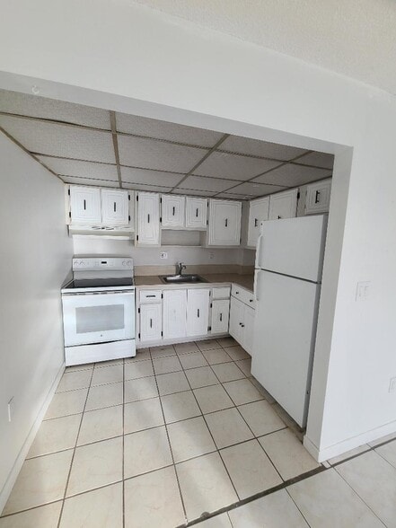 Building Photo - 8950 NE 8th Ave