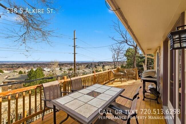 Building Photo - 538 S Alkire St