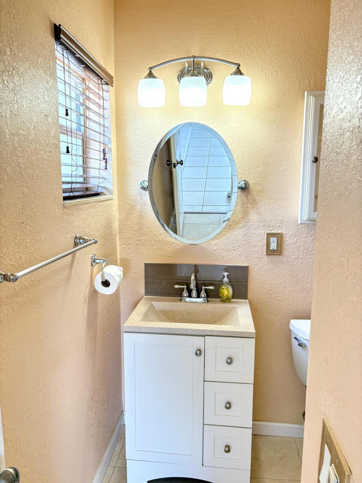 Building Photo - 4937 Tortuga Dr