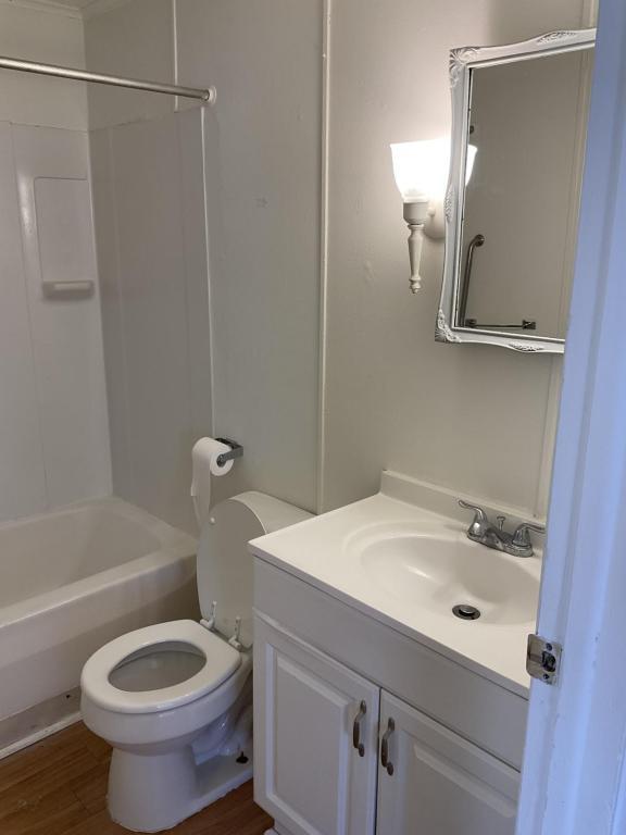 Building Photo - 340 Briar Manor