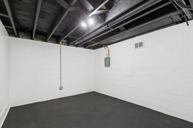 Building Photo - Stunning Renovated 5-Bedroom Exton Home – 6-Month Lease, Gourmet Kitchen & Walkout Basement