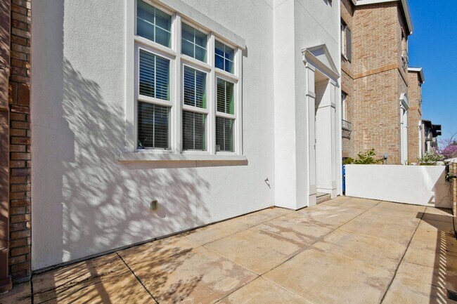 Building Photo - Wow! What a Great Home! Available Now!