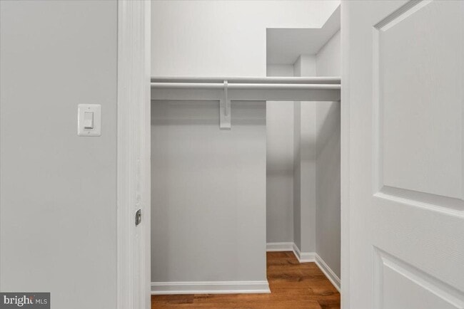 Building Photo - 1909 N Rhodes St