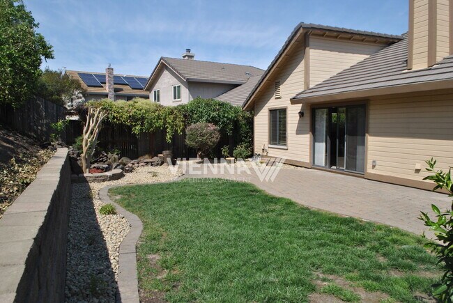 Building Photo - 5325 Thunder Ridge Cir