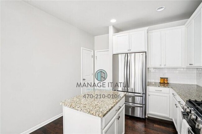 Building Photo - Move-in-ready 3 bedroom townhome in Duluth