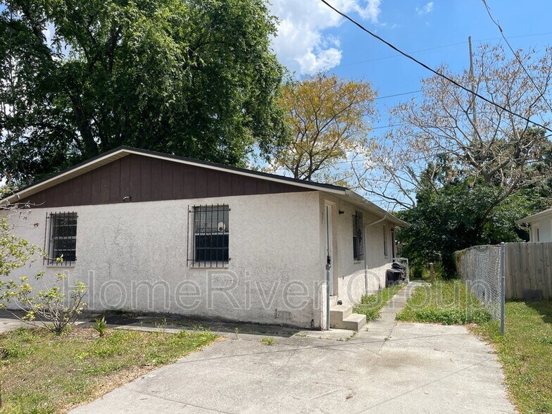 Building Photo - 2617 E 12th Ave