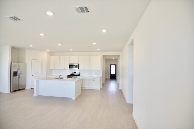 Building Photo - 10615 Summers Wy