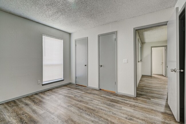 Building Photo - Beautiful 2 bed 2.5 bath condo home! Ready Soon!