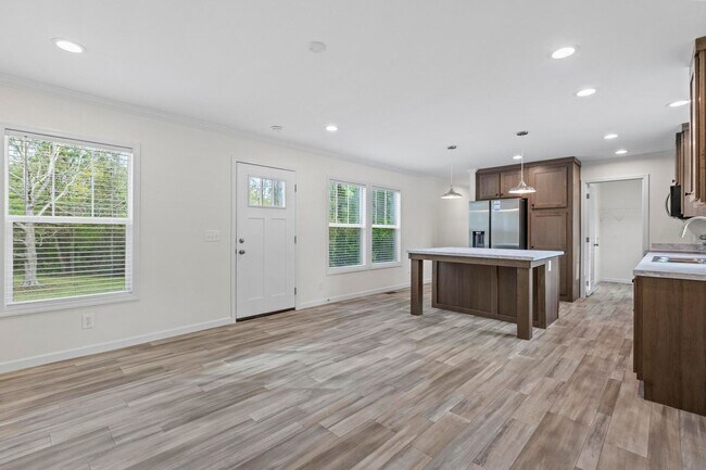 Building Photo - Like New Manufactured Home Available in Hampstead!