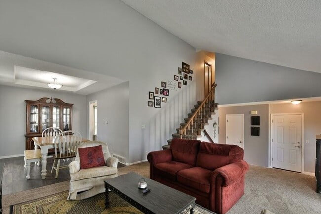 Building Photo - Prime Papillion Location Near Schools & Amenities