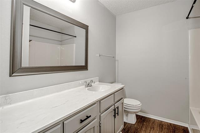 Building Photo - 1403 Courtney Pl