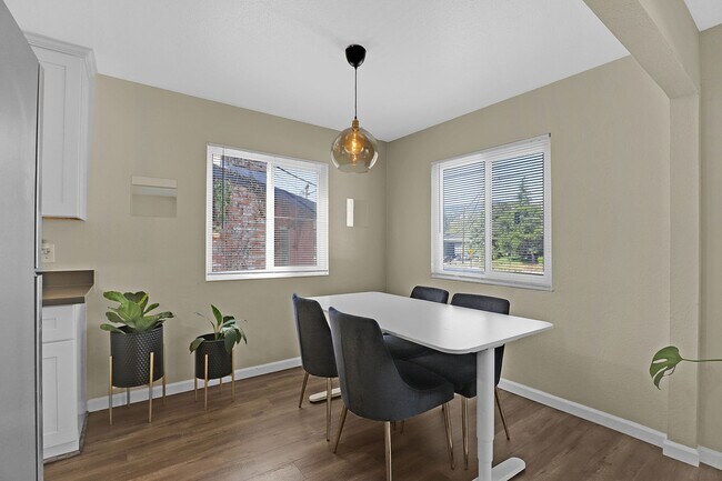 Building Photo - 3554 Pierson St