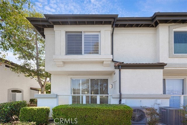 Building Photo - 30902 Club House Dr