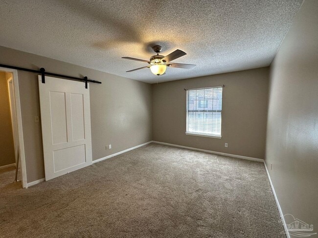 Building Photo - 4831 E Olive Rd